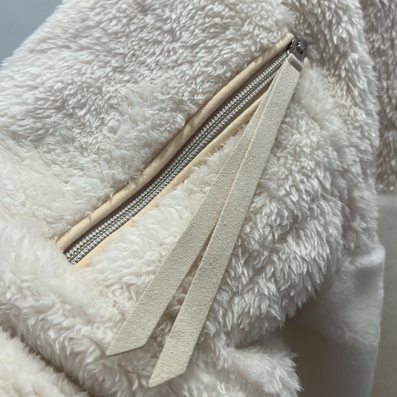 UGG Cream Teddy Jacket - Picture 4 of 7